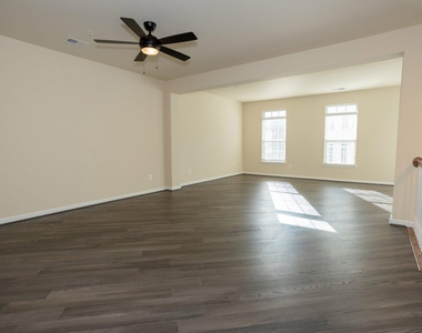 7408 Brunson Circle - Photo Thumbnail 2