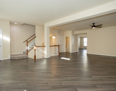 7408 Brunson Circle - Photo Thumbnail 12