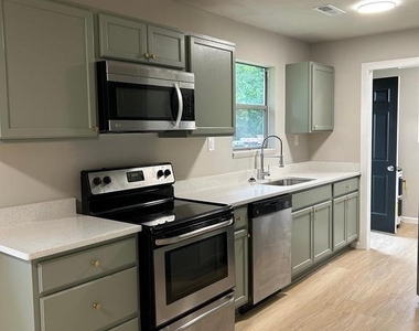 321 Union Avenue - Photo Thumbnail 1