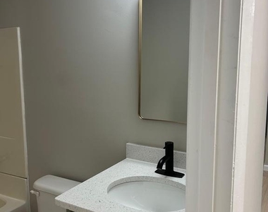 321 Union Avenue - Photo Thumbnail 8