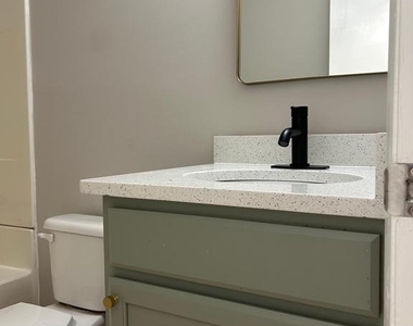 321 Union Avenue - Photo Thumbnail 7