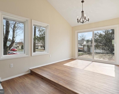 103 Farmington Lane - Photo Thumbnail 8