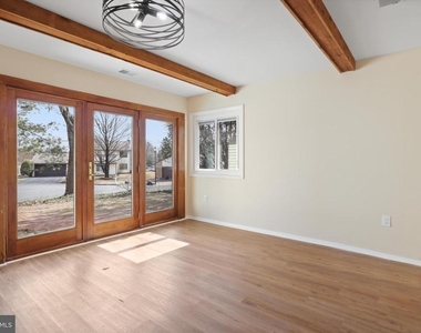 103 Farmington Lane - Photo Thumbnail 12