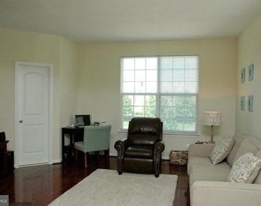 22698 Parkland Farms Terrace - Photo Thumbnail 10
