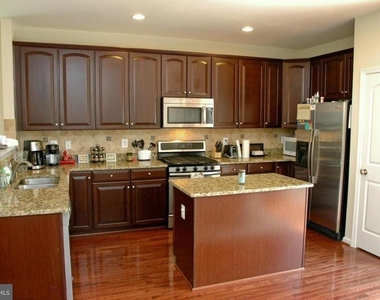 22698 Parkland Farms Terrace - Photo Thumbnail 15