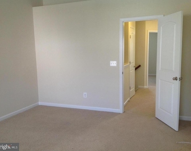 22698 Parkland Farms Terrace - Photo Thumbnail 3