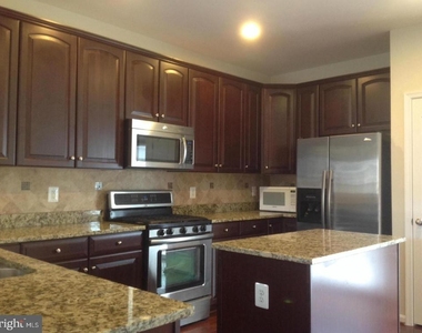 22698 Parkland Farms Terrace - Photo Thumbnail 14