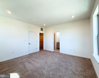 43800 Mystic Maroon Terrace - Photo Thumbnail 18