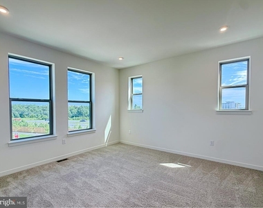 43800 Mystic Maroon Terrace - Photo Thumbnail 17