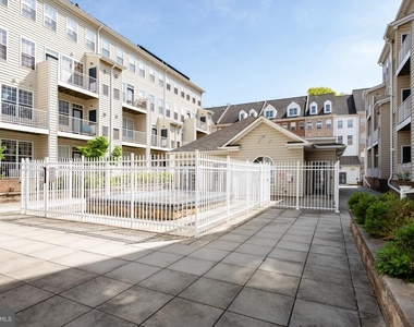 2664 Manhattan Place - Photo Thumbnail 26