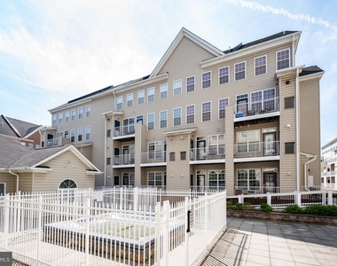 2664 Manhattan Place - Photo Thumbnail 24