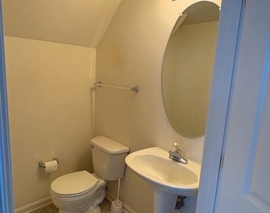 2664 Manhattan Place - Photo Thumbnail 20