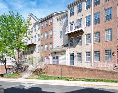 2664 Manhattan Place - Photo Thumbnail 1