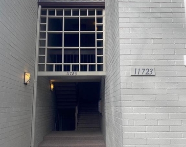 11723 Karbon Hill Court - Photo Thumbnail 5