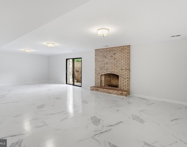 6294 Dunaway Court - Photo Thumbnail 2