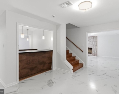 6294 Dunaway Court - Photo Thumbnail 7