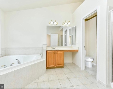 8105 Quinn Terrace - Photo Thumbnail 14
