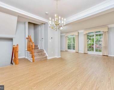 8105 Quinn Terrace - Photo Thumbnail 6