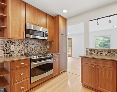 1110 Moorefield Creek Road Sw - Photo Thumbnail 5