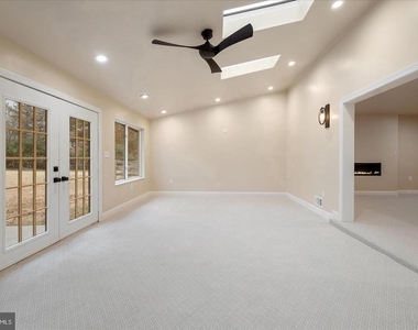 9036 Jeffery Road - Photo Thumbnail 17