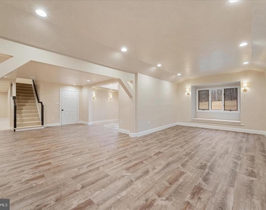 9036 Jeffery Road - Photo Thumbnail 10
