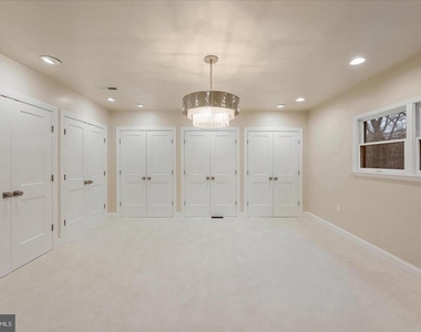 9036 Jeffery Road - Photo Thumbnail 34