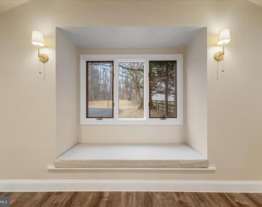9036 Jeffery Road - Photo Thumbnail 11