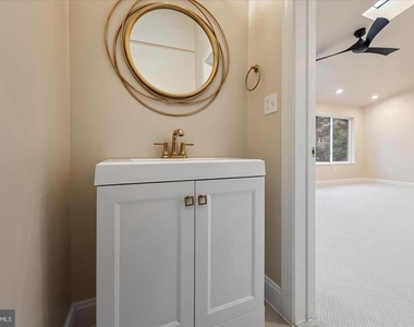 9036 Jeffery Road - Photo Thumbnail 18