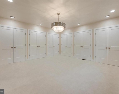 9036 Jeffery Road - Photo Thumbnail 35