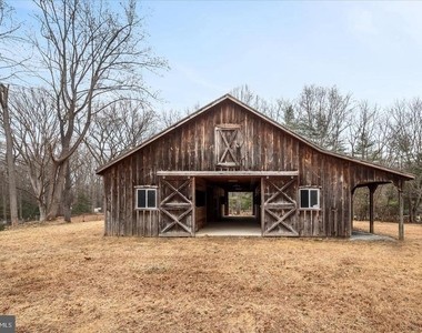 9036 Jeffery Road - Photo Thumbnail 48