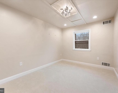 9036 Jeffery Road - Photo Thumbnail 31