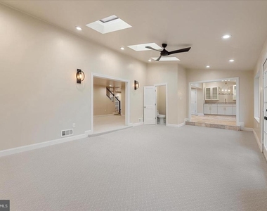 9036 Jeffery Road - Photo Thumbnail 16