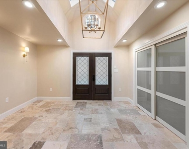 9036 Jeffery Road - Photo Thumbnail 5