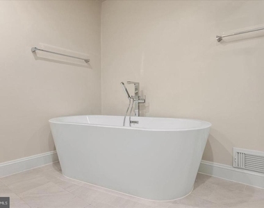 9036 Jeffery Road - Photo Thumbnail 41