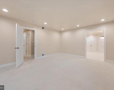 9036 Jeffery Road - Photo Thumbnail 33