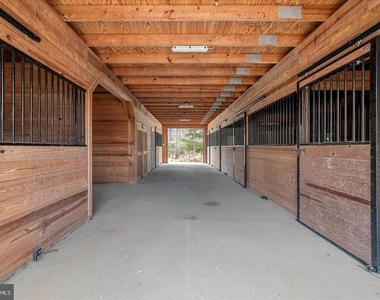 9036 Jeffery Road - Photo Thumbnail 54