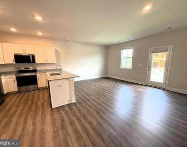 117 Nootka Way - Photo Thumbnail 4