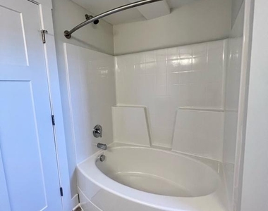 401 Princess Anne Street - Photo Thumbnail 9