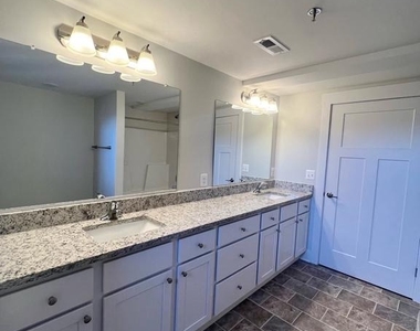 401 Princess Anne Street - Photo Thumbnail 12
