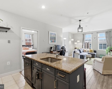 181 E Reed Avenue - Photo Thumbnail 4