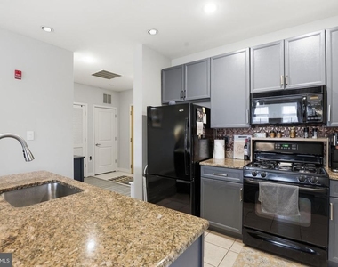 181 E Reed Avenue - Photo Thumbnail 5