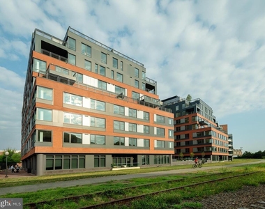1055 N Fairfax Street - Photo Thumbnail 42
