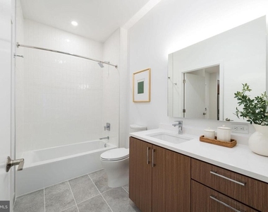 1055 N Fairfax Street - Photo Thumbnail 14