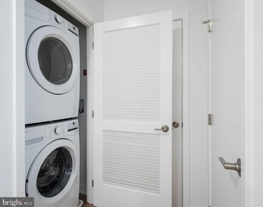 1055 N Fairfax Street - Photo Thumbnail 17