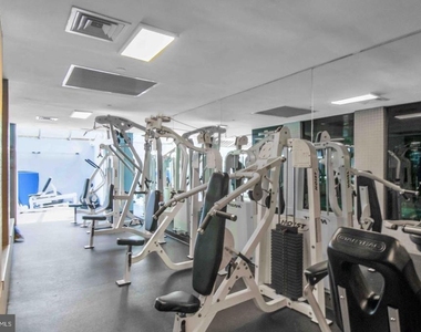 1530 Key Boulevard - Photo Thumbnail 10