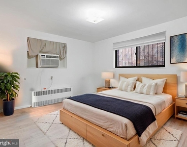 1581 N Colonial Terrace - Photo Thumbnail 4