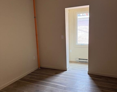 238 E Philadelphia Street - Photo Thumbnail 1