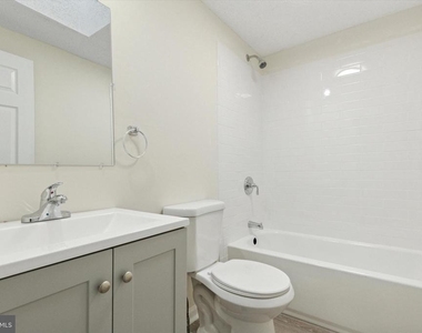 511 Conarroe Street - Photo Thumbnail 9