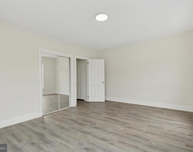 511 Conarroe Street - Photo Thumbnail 8