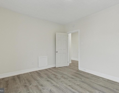 511 Conarroe Street - Photo Thumbnail 6